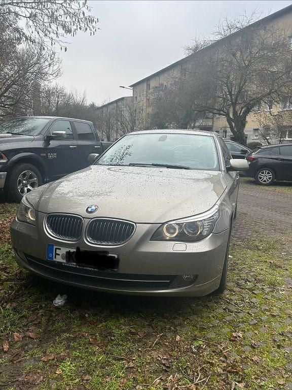 Braun Gebraucht 2009 BMW 520 Exclusive Limousine | 8.000 € (Etwas zu teuer) - Bild 1/4