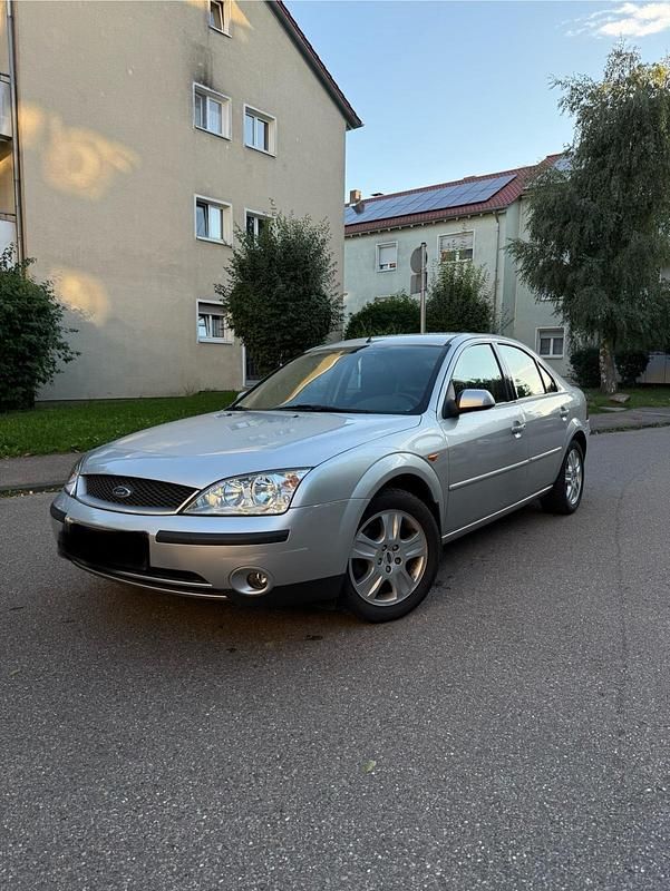 Silber Gebraucht 2003 Ford Mondeo Ghia Limousine | 2.849 € (Etwas zu teuer) - Bild 1/4