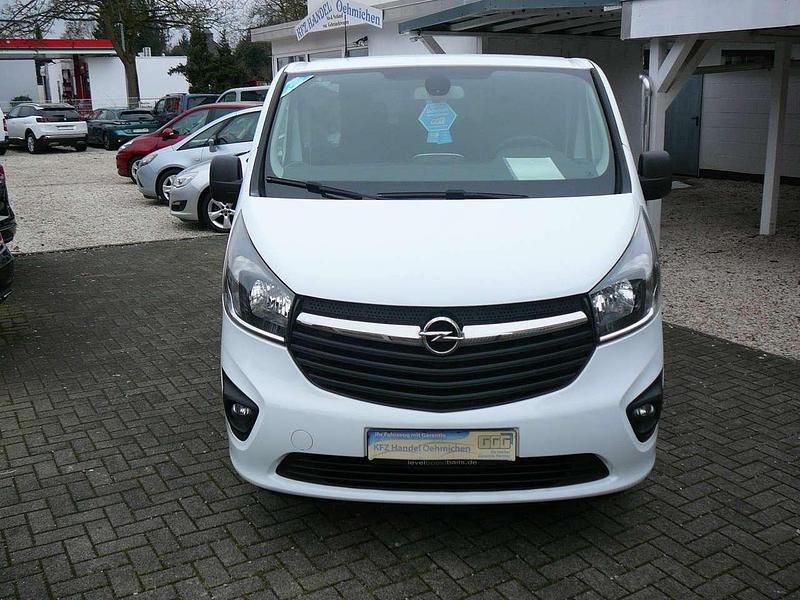 Gebraucht Opel Vivaro 120 PS (88 kW) 2015 Casabl/arctic/eisweiss/kaolin Van / Kleinbus