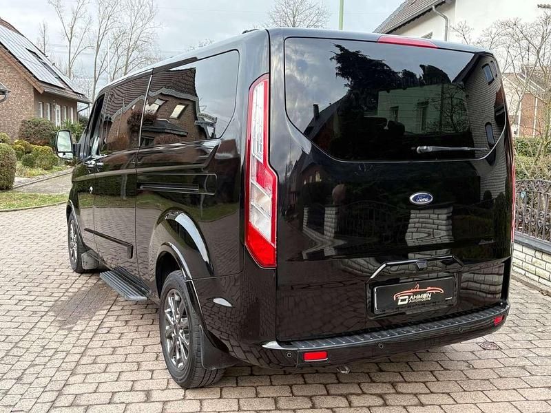Gebraucht Ford Transit Custom Titanium 185 PS (136 kW) 2022 Agate black Kombi