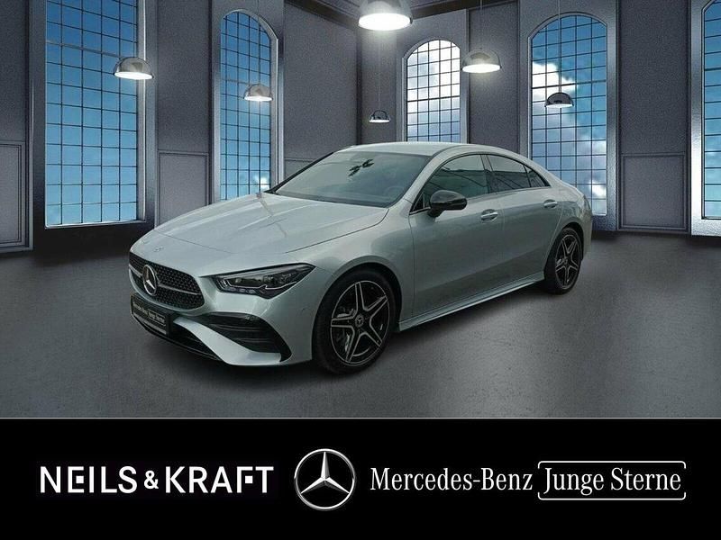 Silber Gebraucht 2024 Mercedes CLA200 AMG Coupé | 37.770 € (Etwas zu teuer) - Bild 1/4