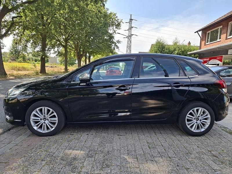 Gebraucht Citroën C4 SELECTION 99 PS (72 kW) 2016 Schwarz Limousine