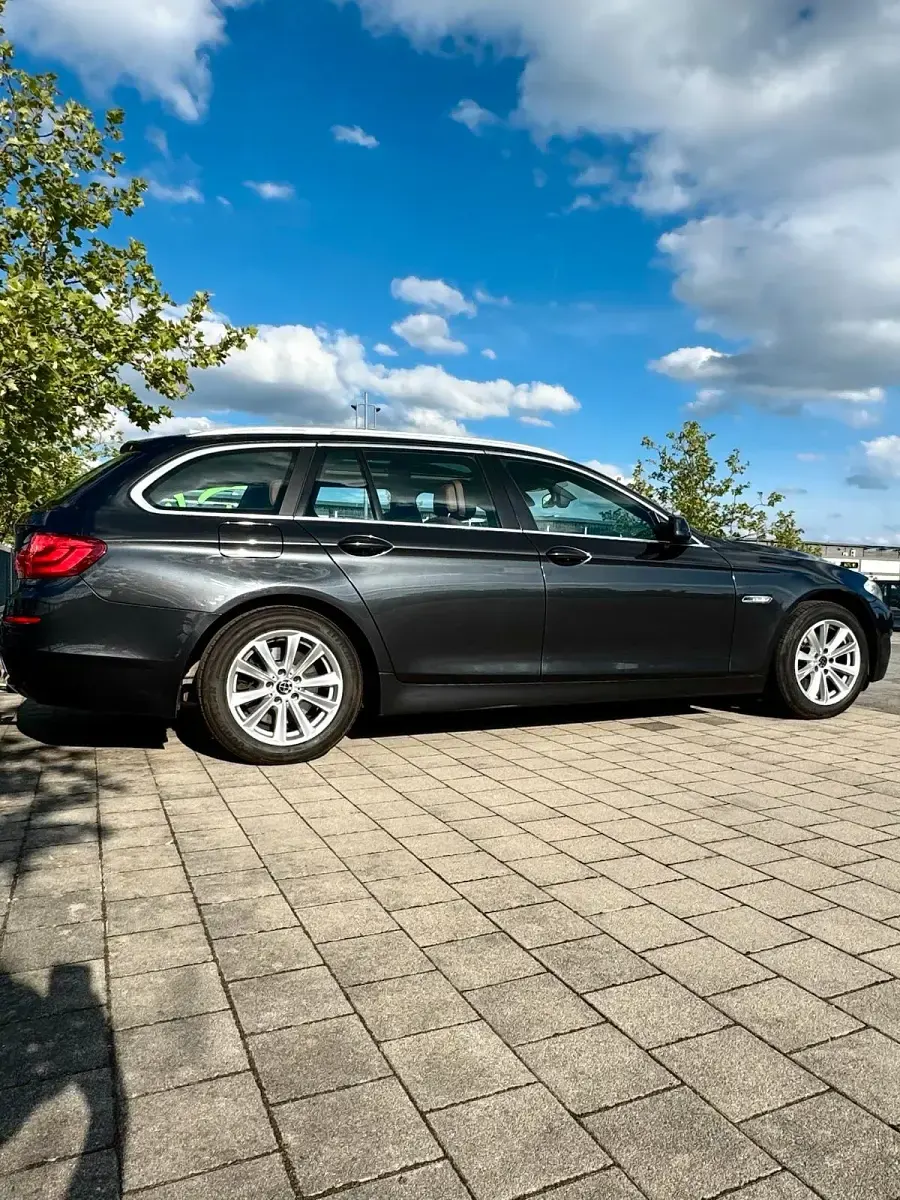Gebraucht BMW 520 2012 Grau Kombi