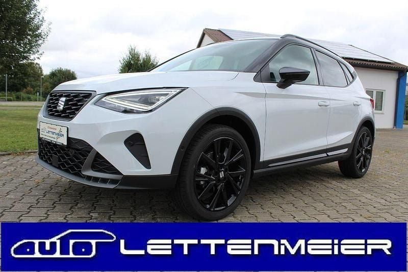 Weiß Neu 2025 Seat Arona Black Edition SUV | 29.489 € (Fairer Preis) - Bild 1/4