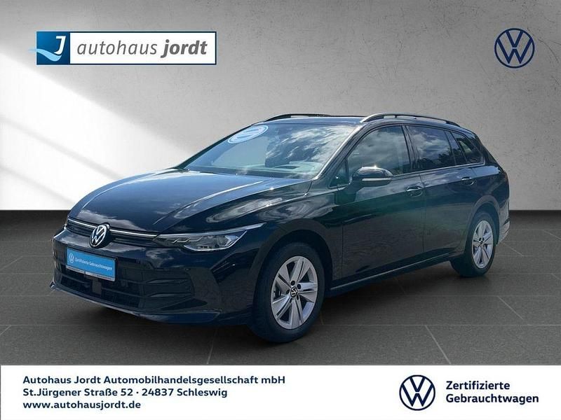 Grenadillschwarz (metallic) Gebraucht 2024 VW Golf VIII Life Kombi | 29.930 € (Etwas zu teuer) - Bild 1/4