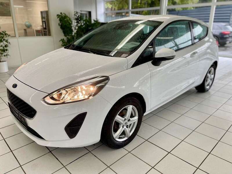 Frostweiß Gebraucht 2018 Ford Fiesta Trend Kleinwagen | 9.999 € (Guter Preis) - Bild 1/4