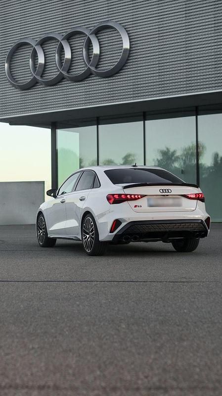 Gebraucht Audi S3 Sport 333 PS (244 kW) 2024 Weiß Limousine