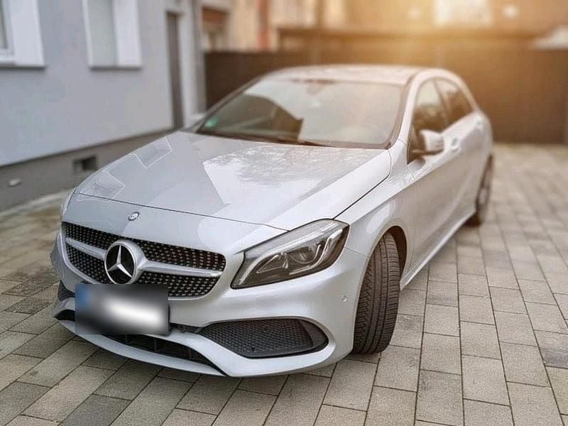 Gebraucht Mercedes A200 AMG line 156 PS (114 kW) 2015 Silber Limousine