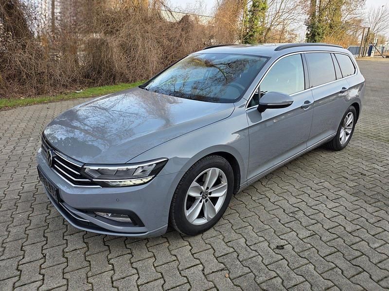 Gebraucht VW Passat Business 200 PS (147 kW) 2022 Grau Kombi