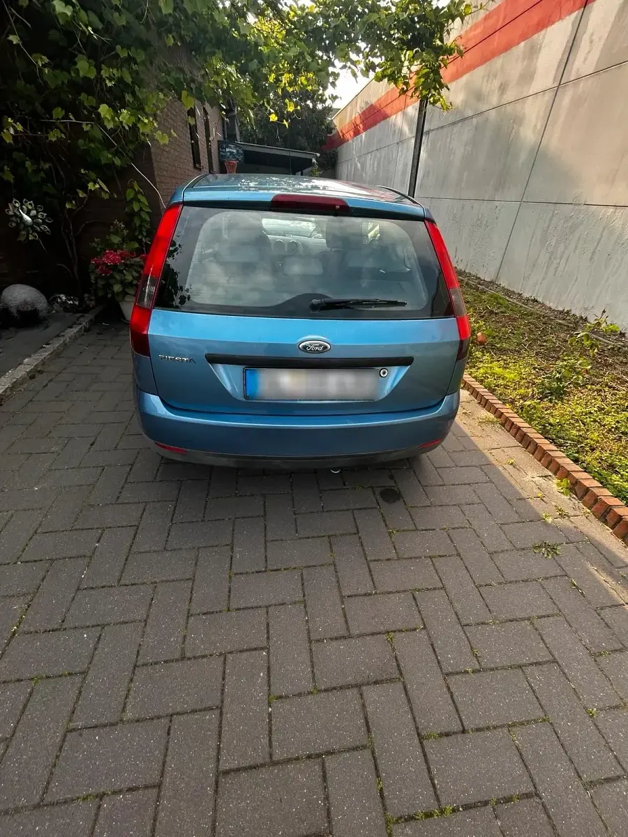 Gebraucht Ford Fiesta 80 PS (58 kW) 2003 Blau Kleinwagen