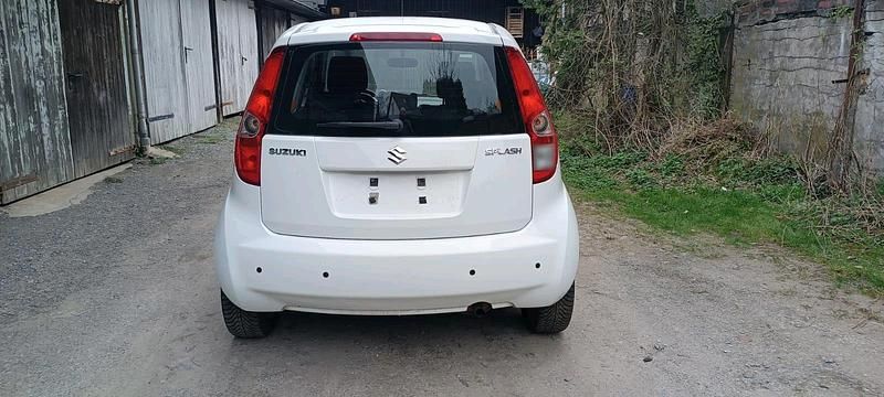 Gebraucht Suzuki Splash 85 PS (62 kW) 2009 Weiß Kleinwagen