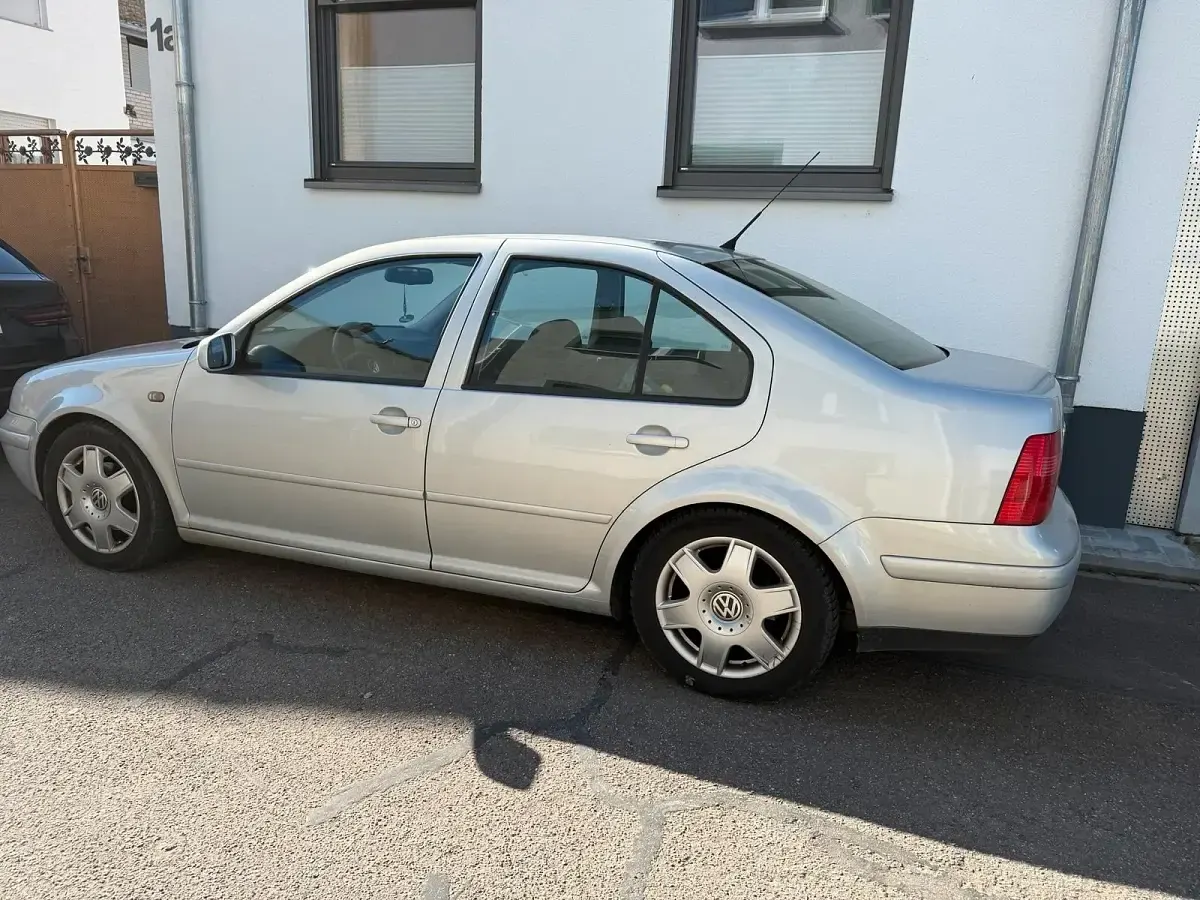 Usata VW Bora 116 CV (85 kW) 1999 Grigio Berlina