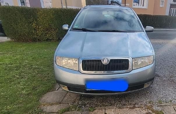 Grau Gebraucht 2002 Skoda Fabia Kombi | 500 € (Guter Preis) - Bild 1/4
