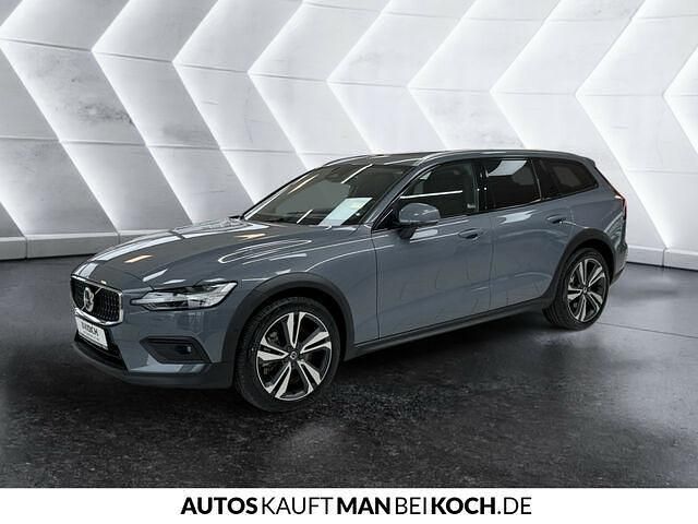 Gebraucht Volvo V60 CC Ultimate 250 PS (183 kW) 2024 Andere farbe Kombi