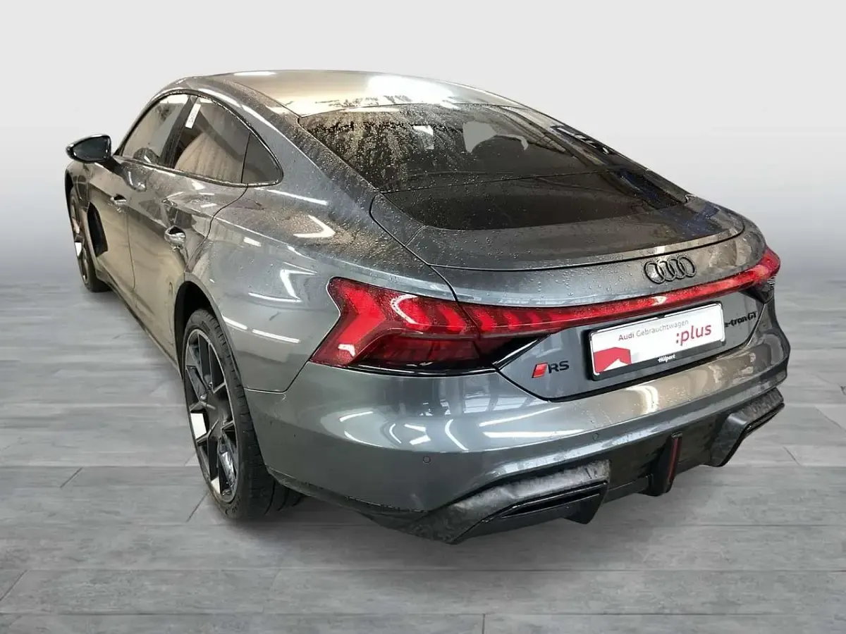 Second-hand Audi e-tron GT quattro Performance 620 kW (843 CP) 2024 Gri Berlinǎ