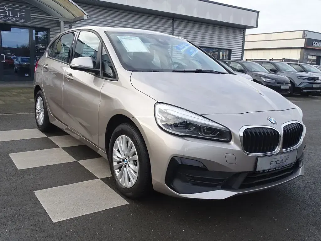 Gebraucht BMW 220 Active Tourer Advantage 190 PS (139 kW) 2021 Beige Van / Kleinbus