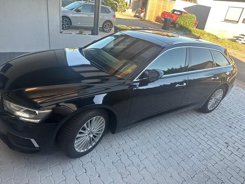 Schwarz Gebraucht 2018 Audi A6 Kombi | 29.999 € - Bild 1/4