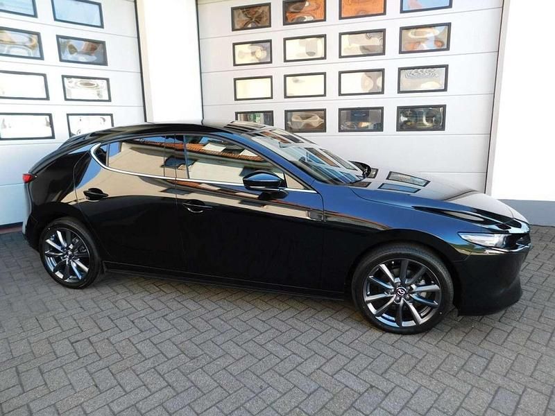 Gebraucht Mazda 3 Center-Line 140 PS (102 kW) 2025 Jet black Limousine