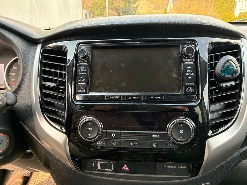 Gebraucht Mitsubishi L200 181 PS (133 kW) 2017 Silber Pickup