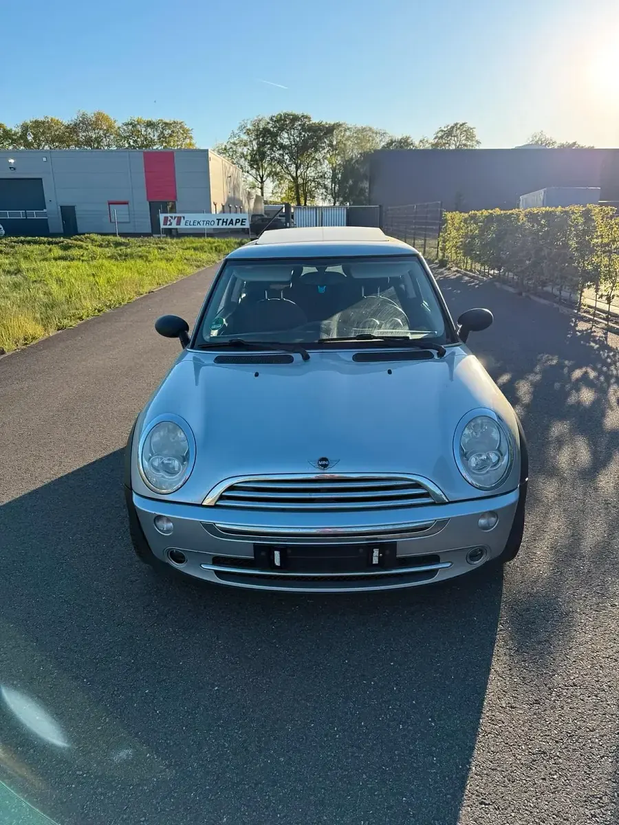 Used Mini ONE 90 HP (66 kW) 2005 Grey Hatchback