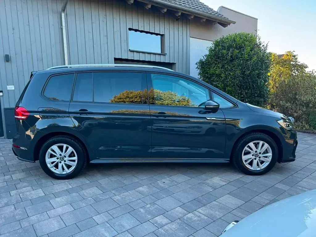 Gebraucht VW Touran R-line 150 PS (110 kW) 2021 Grau Van / Kleinbus
