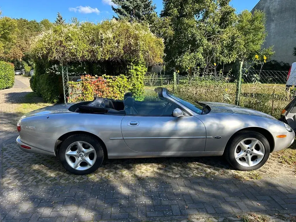 Gebraucht Jaguar XK8 284 PS (208 kW) 2001 Silber Cabrio