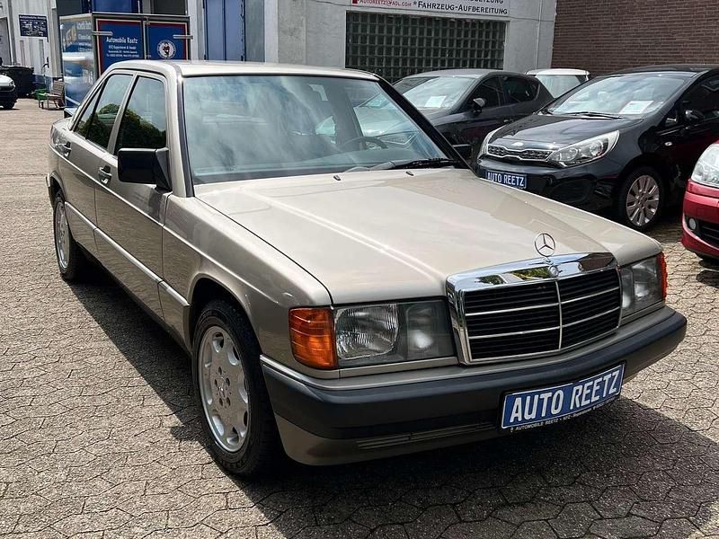 Gebraucht Mercedes 190 118 PS (86 kW) 1988 Gold Limousine