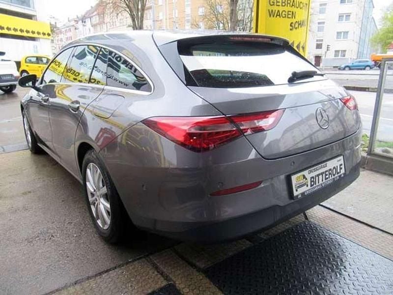 Gebraucht Mercedes CLA200 150 PS (110 kW) 2023 Mountaingraumetallic Kombi