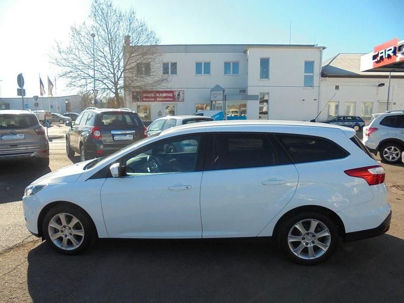 Gebraucht Ford Focus Titanium 101 PS (74 kW) 2014 Weiß Kombi