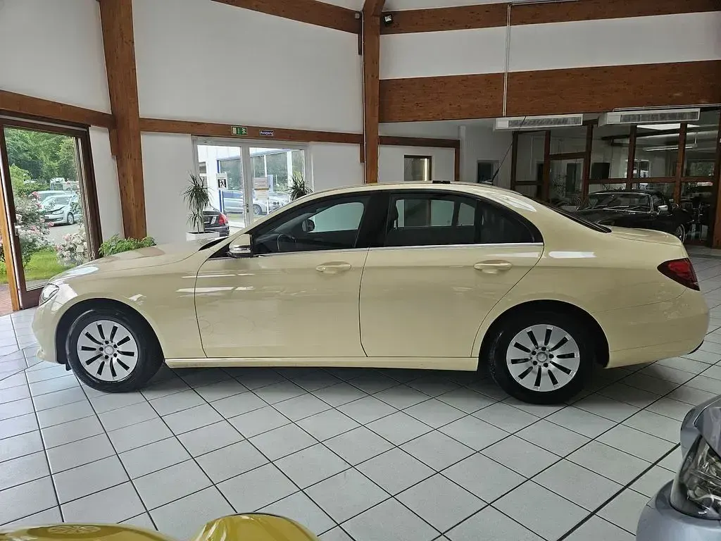 Gebraucht Mercedes E200 150 PS (110 kW) 2016 Beige Limousine