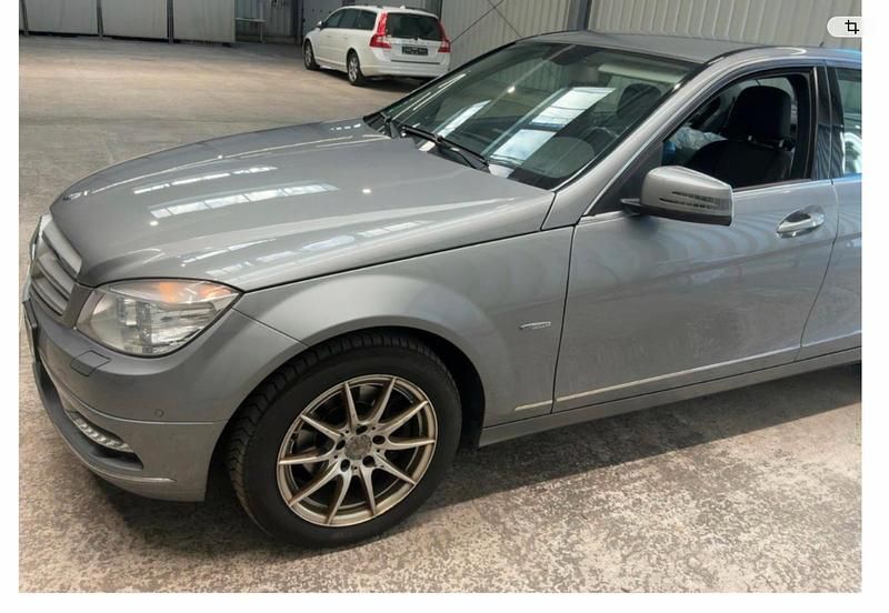 Gebraucht Mercedes C220 170 PS (125 kW) 2010 Grau Limousine