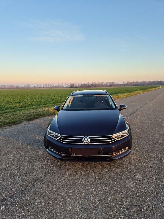 Blau Gebraucht 2017 VW Passat Comfortline Kombi | 15.250 € (Fairer Preis) - Bild 1/4