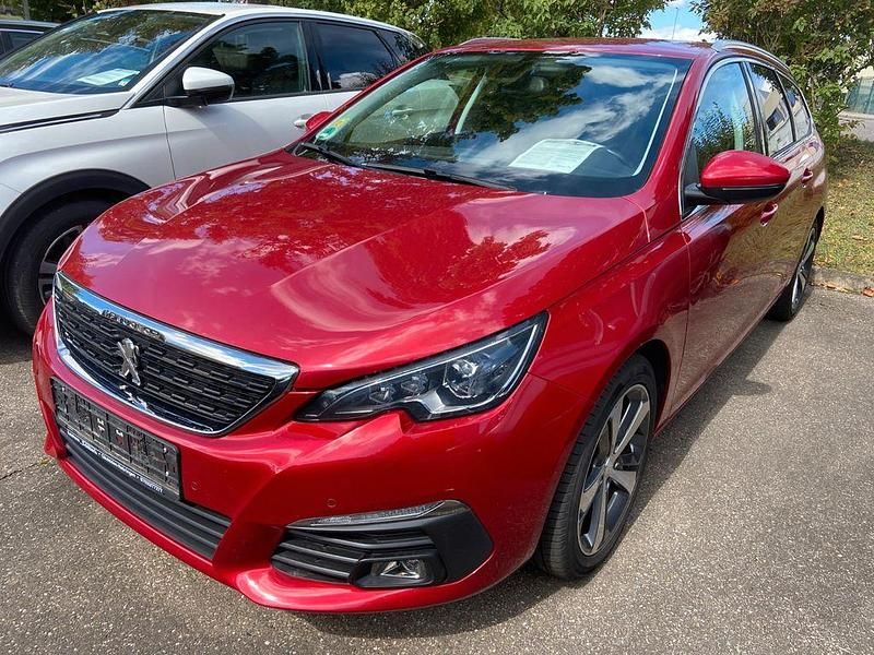 Rot Gebraucht 2018 Peugeot 308 Allure Kombi | 11.650 € (Etwas zu teuer) - Bild 1/4