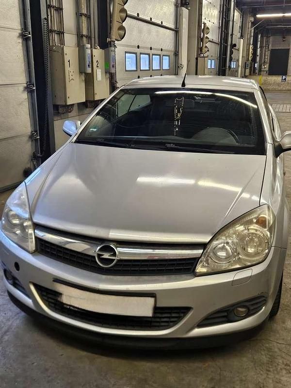 Silber Gebraucht 2007 Opel Astra Cabriolet Edition Cabrio | 1.899 € (Guter Preis) - Bild 1/4