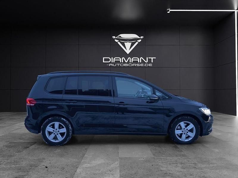 Gebraucht VW Touran Comfortline 110 PS (80 kW) 2016 Schwarz Van / Kleinbus