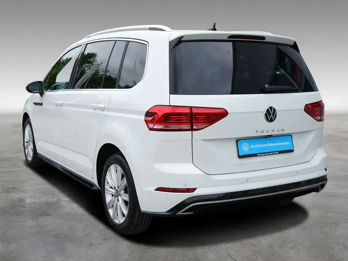 Gebraucht VW Touran Highline 150 PS (110 kW) 2025 Weiß Van / Kleinbus
