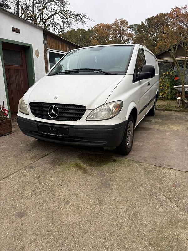 Weiß Gebraucht 2007 Mercedes Vito Van | 3.500 € - Bild 1/4