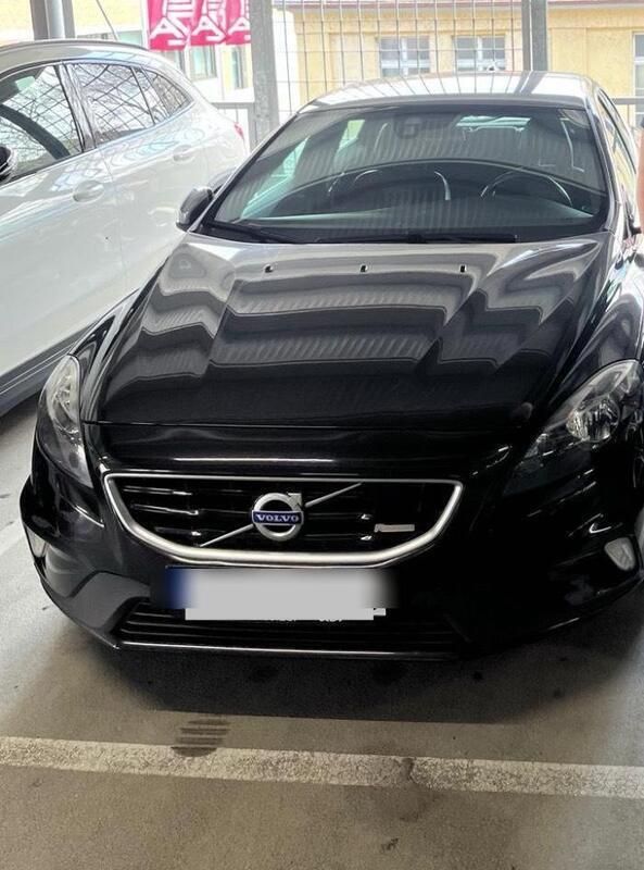 Schwarz Gebraucht 2013 Volvo V40 R-Design Kombi | 8.950 € - Bild 1/3