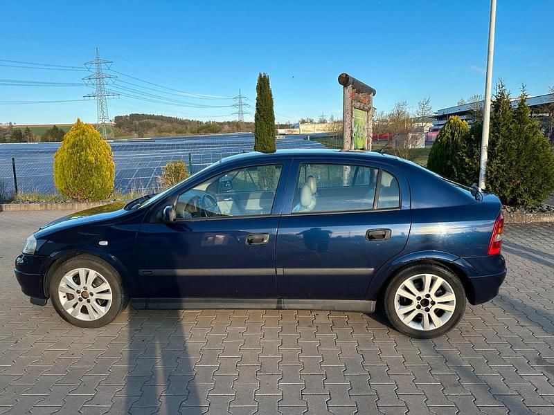 Usata Opel Astra 2000 Berlina