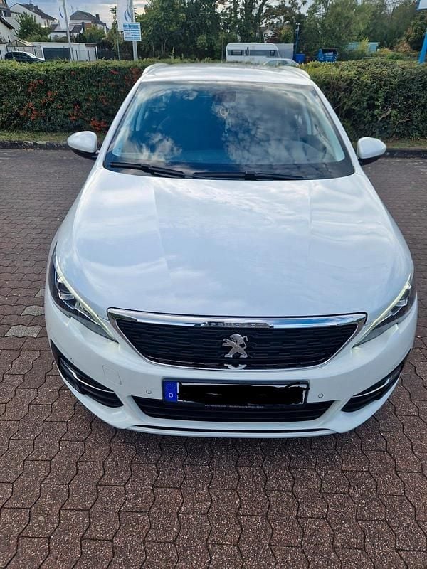 Weiß Gebraucht 2020 Peugeot 308 Business-Line Kombi | 16.000 € (Teuer) - Bild 1/4