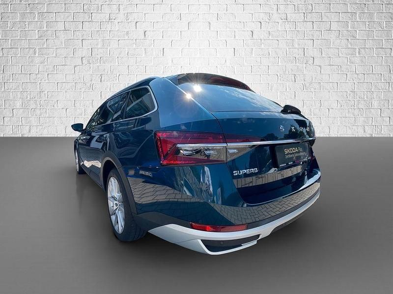 Gebraucht Skoda Superb Scout 4x4 190 PS (139 kW) 2020 Lavablau metallic Kombi