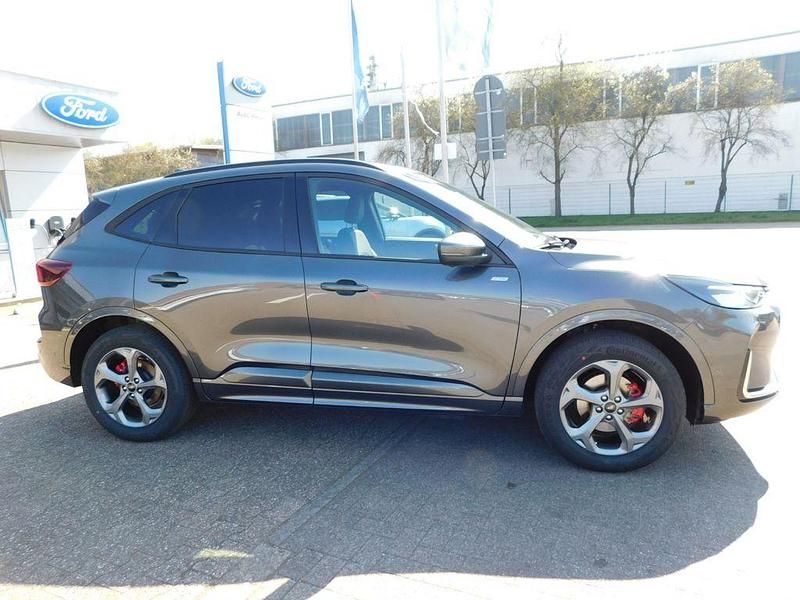 Neu Ford Kuga ST-Line X 243 PS (178 kW) 2026 Grau SUV