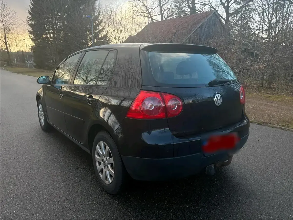 Gebraucht VW Golf V 102 PS (75 kW) 2005 Schwarz Kleinwagen