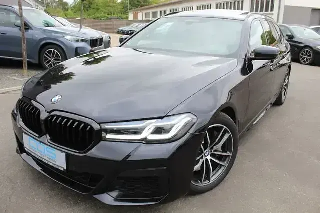 Gebraucht BMW 530 M Sport 286 PS (210 kW) 2022 Carbonschwarz metallic Kombi