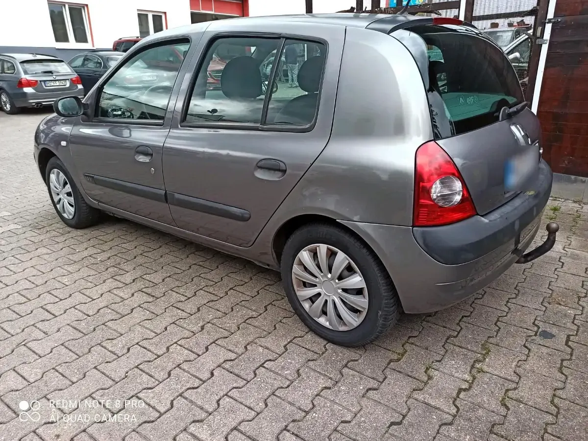 Używany Renault Clio II 75 KM (55 kW) 2002 Szary Hatchback