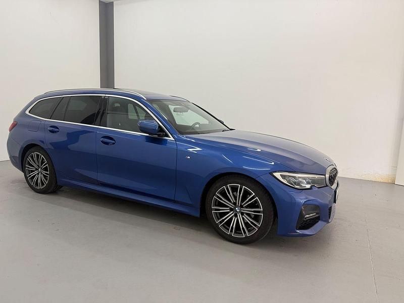 Blau Gebraucht 2019 BMW 320 M Sport Kombi | 19.999 € (Guter Preis) - Bild 1/4
