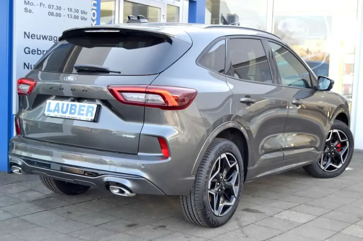 Neu Ford Kuga ST-Line X 179 PS (131 kW) 2026 Grau SUV