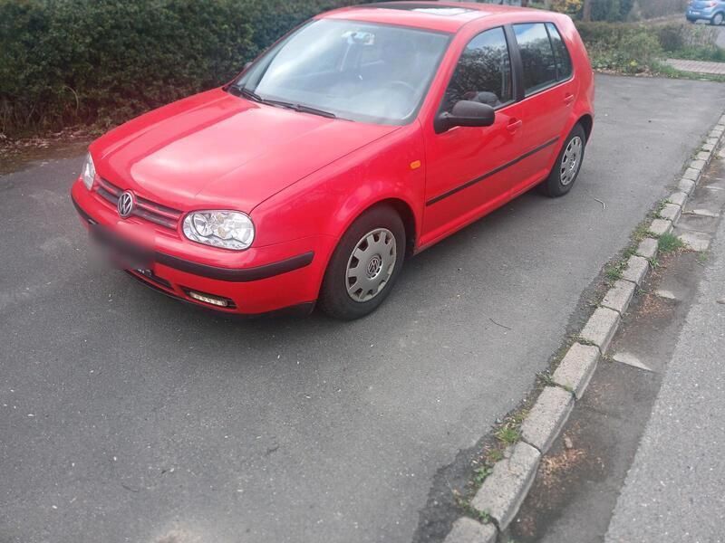 Rot Gebraucht 1998 VW Golf IV Kleinwagen | 1.000 € (Guter Preis) - Bild 1/4