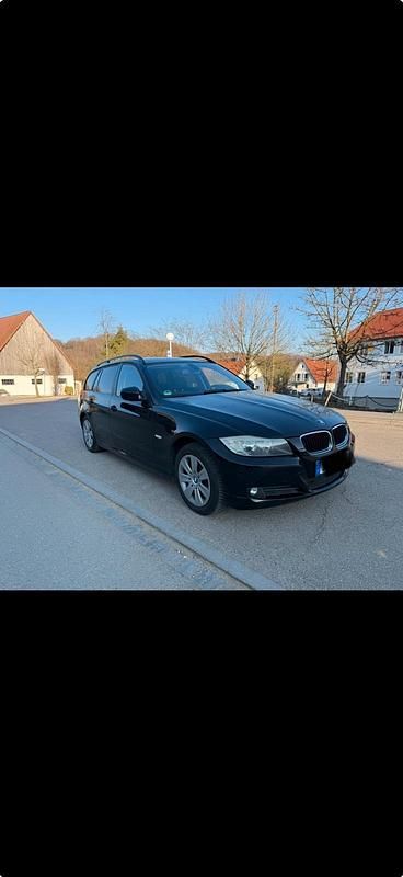 Second-hand BMW 318 143 CP (105 kW) 2009 Negru Break