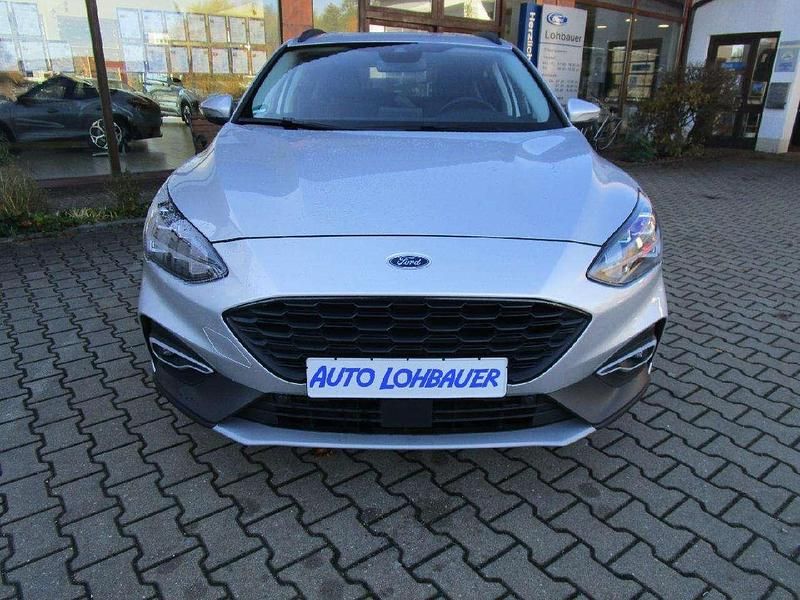 Gebraucht Ford Focus Active 125 PS (91 kW) 2021 Polarsilber metallic Limousine